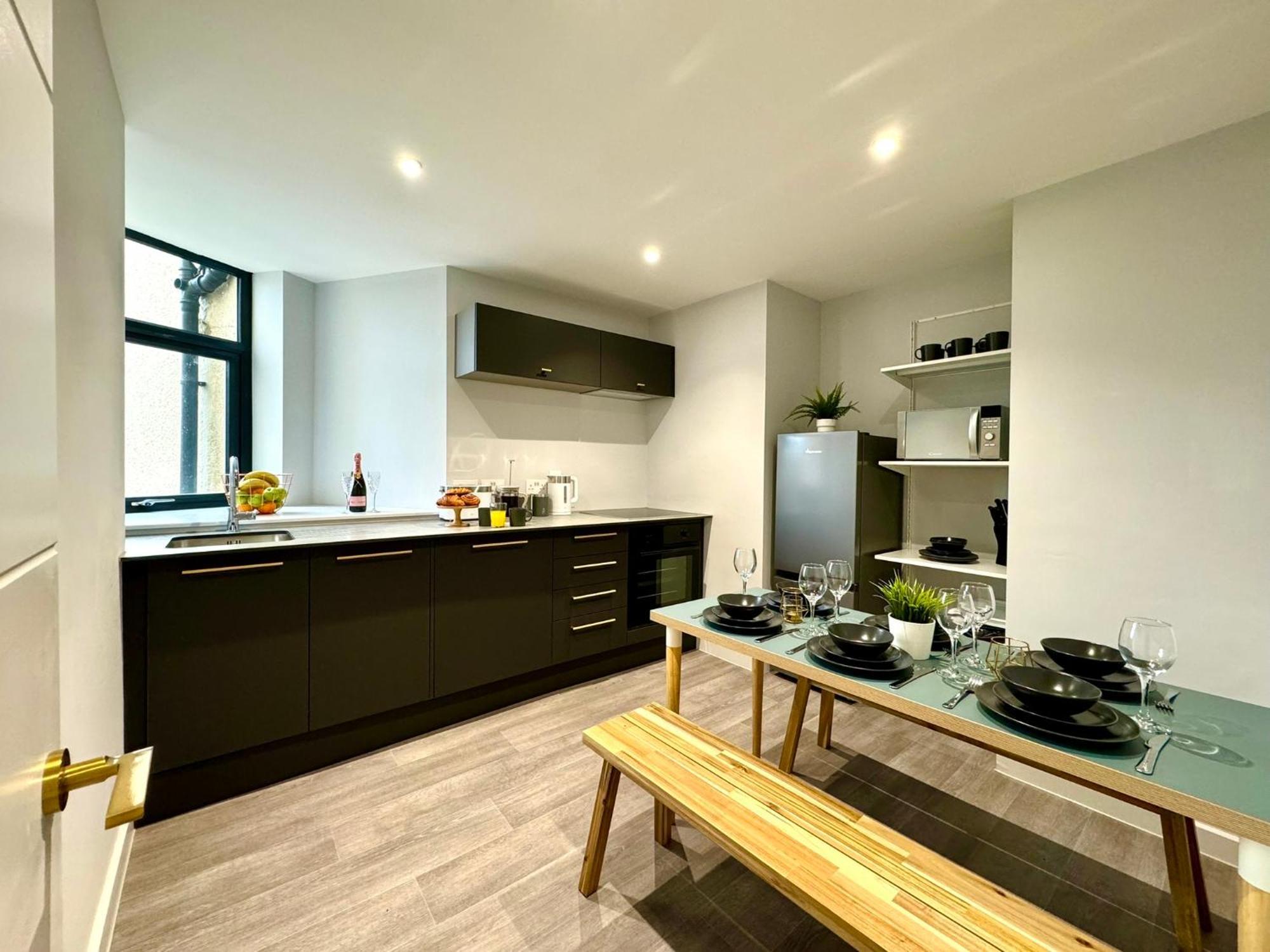 בורנמות' Amazing Large 3 Bedroom Apartment - Sleeps 8! מראה חיצוני תמונה