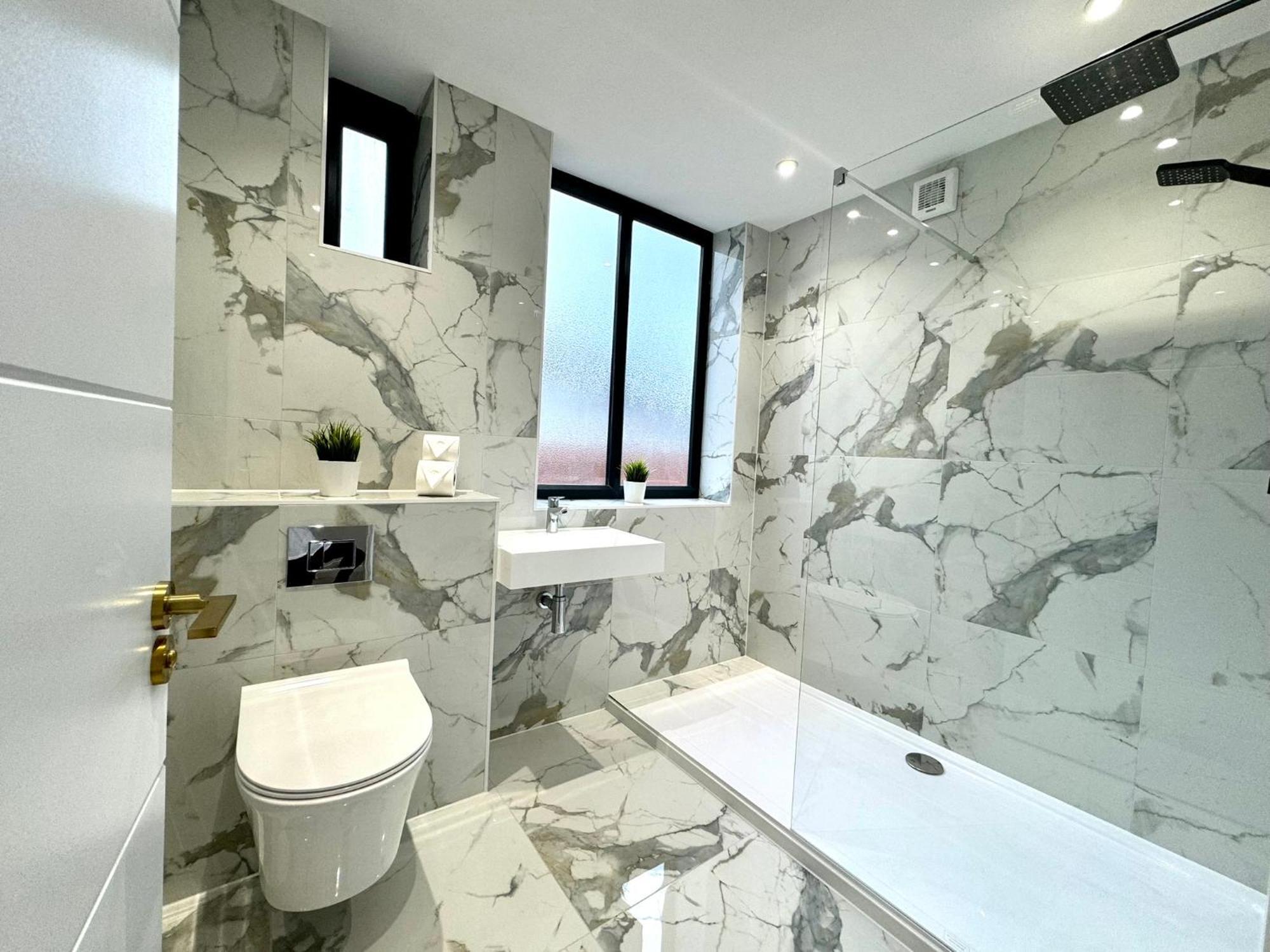 בורנמות' Amazing Large 3 Bedroom Apartment - Sleeps 8! מראה חיצוני תמונה